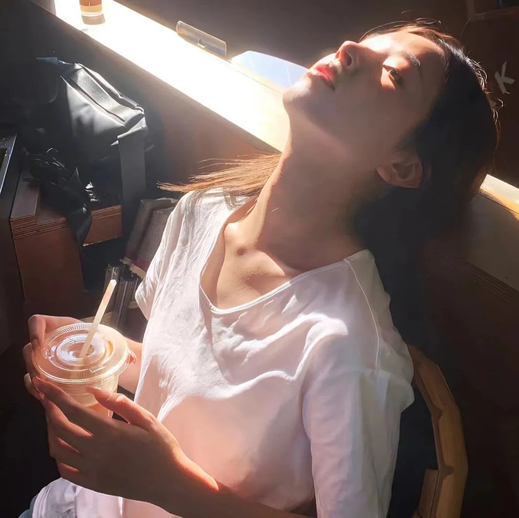 云端男女